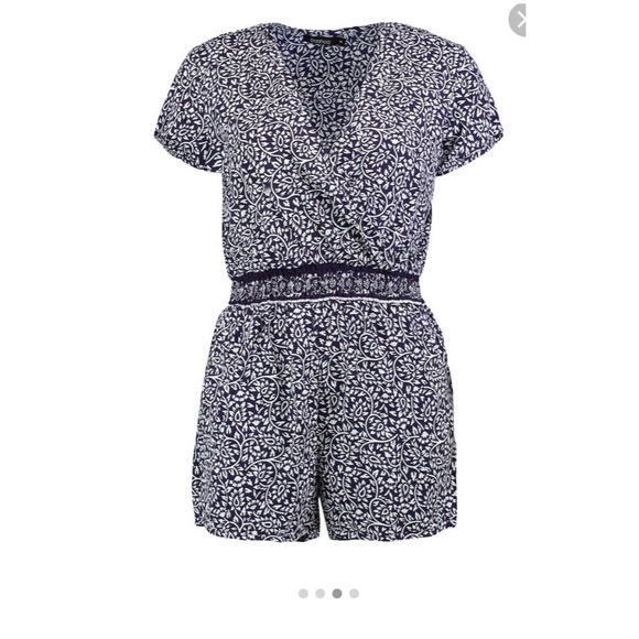 Navy and white romper - Picture 3 of 4